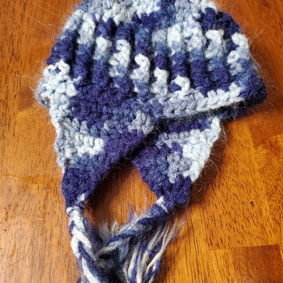 0-6 Month - Handmade Hat and Booties - Blue - Picture 2 of 4